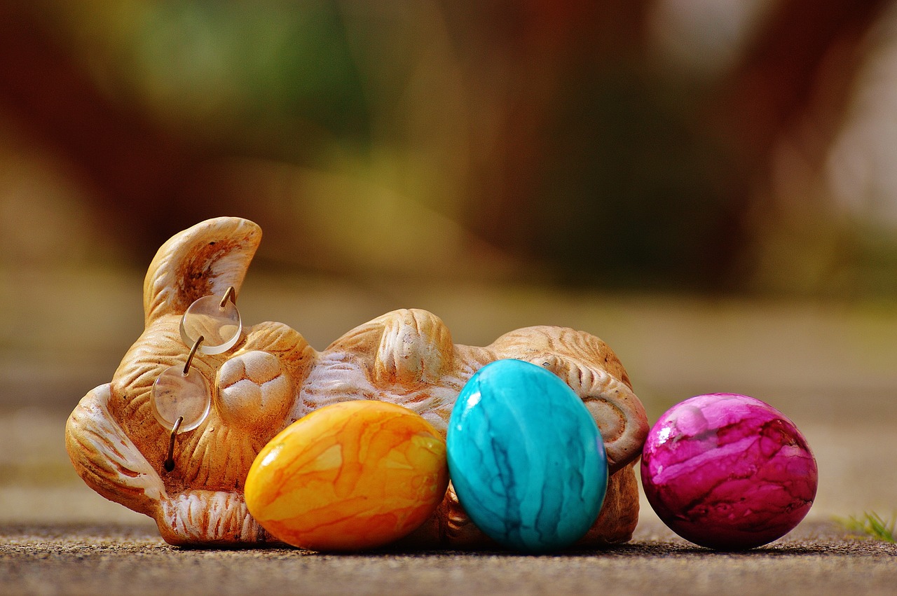 Have a safe, happy easter with your children blog article image